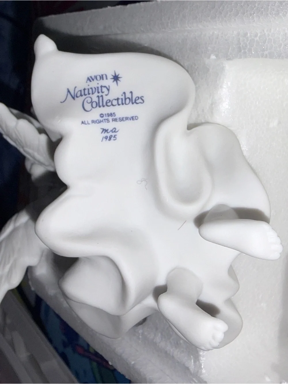 Avon Nativity Collectibles The Hanging Angel Figurine Vtg 1985 w/box Excellent